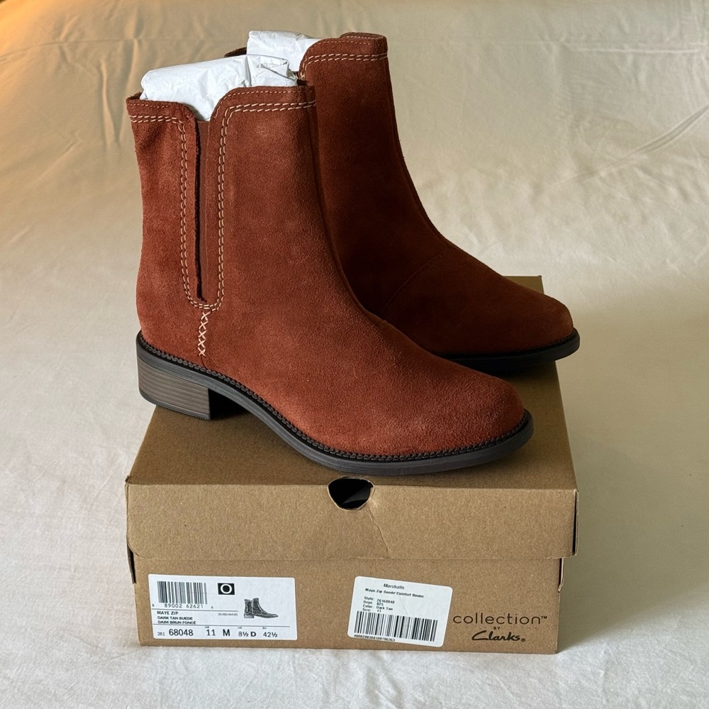 Clarks Women's Dark Tan Suede Ankle Booties - Size 11